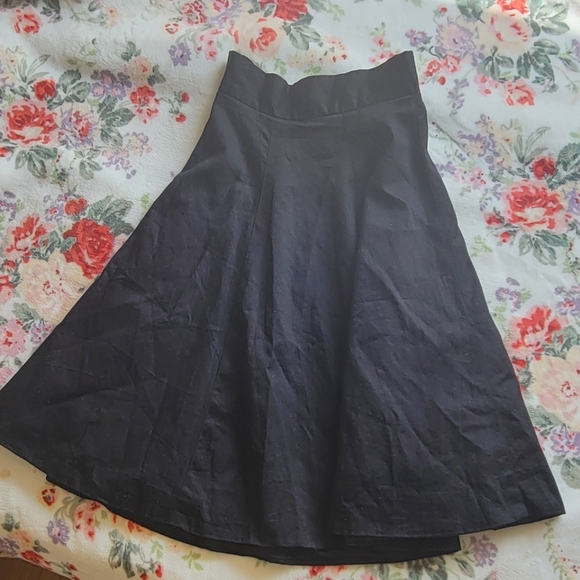 Amanda & Chelsea Black Midi A-Line Skirt - Picture 3 of 6